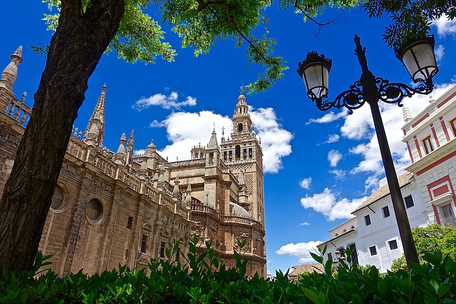 buche Sevilla-Tour Faszinierend und Monumental Fascinating